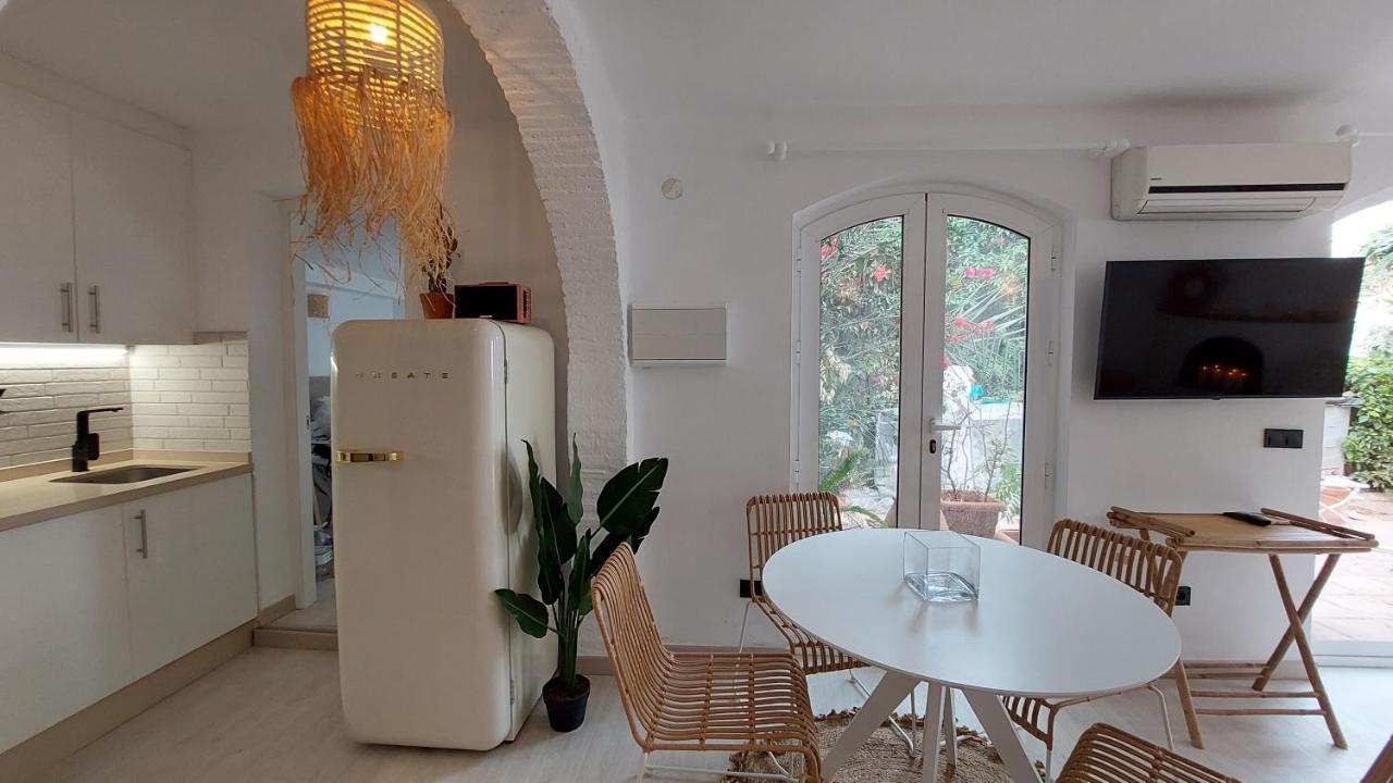 New Boho Home With Balcony, Private Garden And Communal Pool Нерха Экстерьер фото