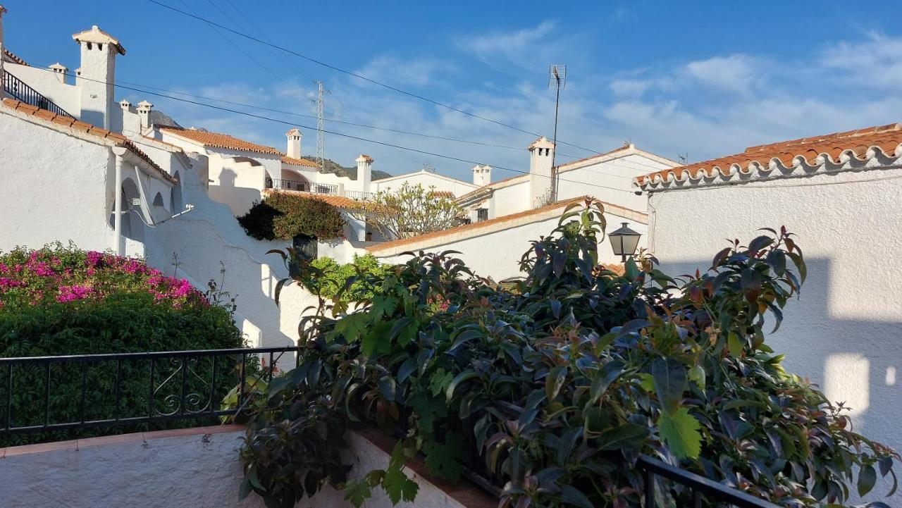 New Boho Home With Balcony, Private Garden And Communal Pool Нерха Экстерьер фото