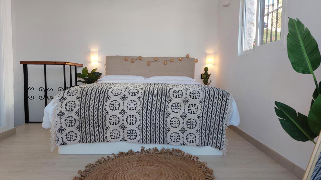New Boho Home With Balcony, Private Garden And Communal Pool Нерха Экстерьер фото